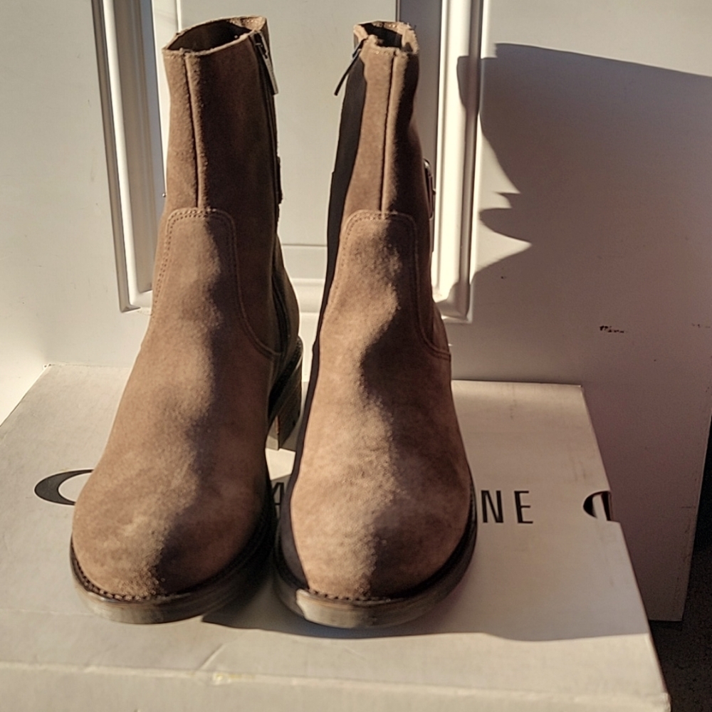 NWT LaCanadienne CAMILLA W'proof Lug Sole Boots in Stone Oiled Suede Size 8